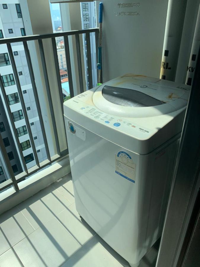 The Base Apartment Pattaya Exterior photo