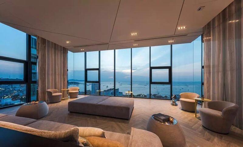 The Base Apartment Pattaya Exterior photo