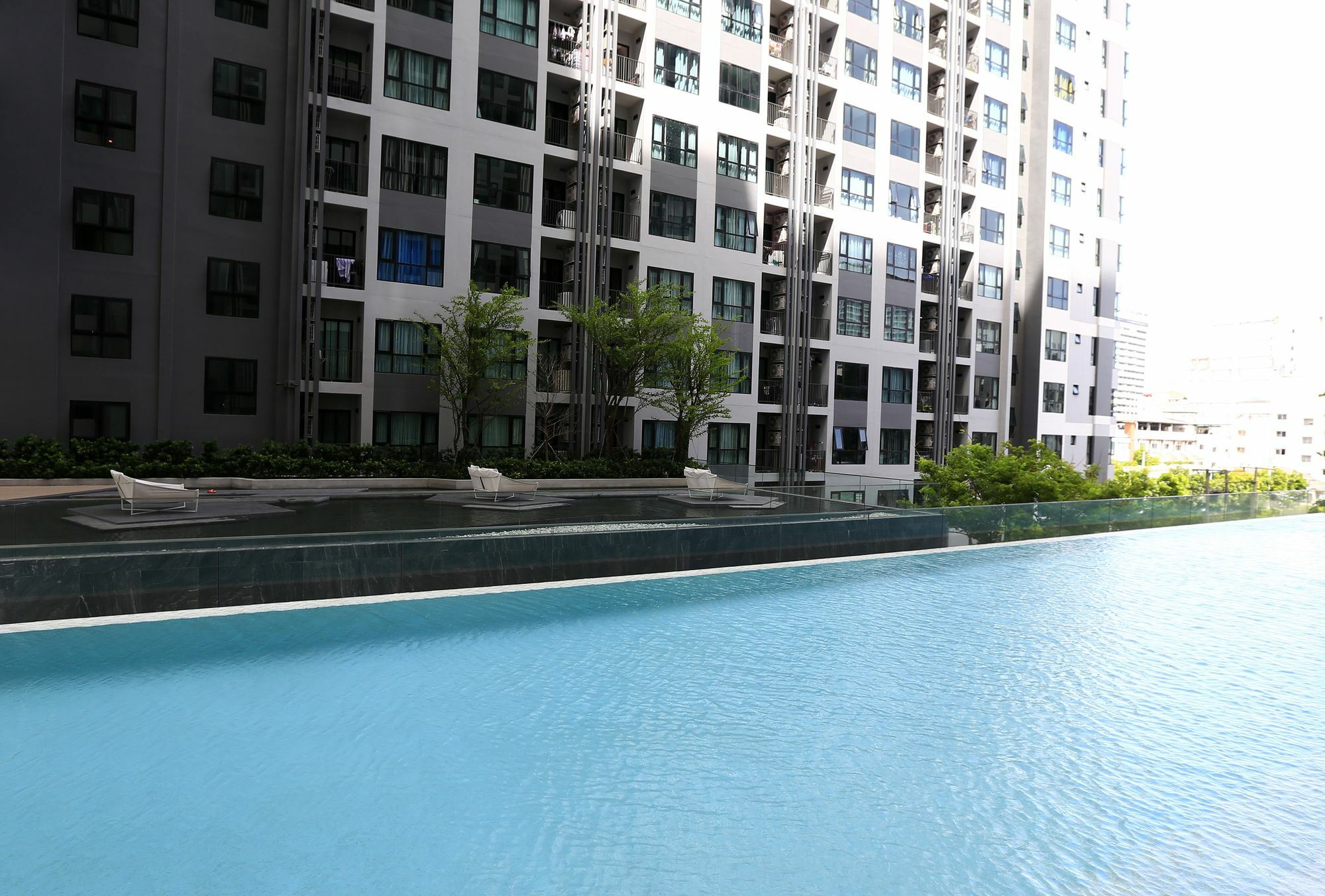 The Base Apartment Pattaya Exterior photo