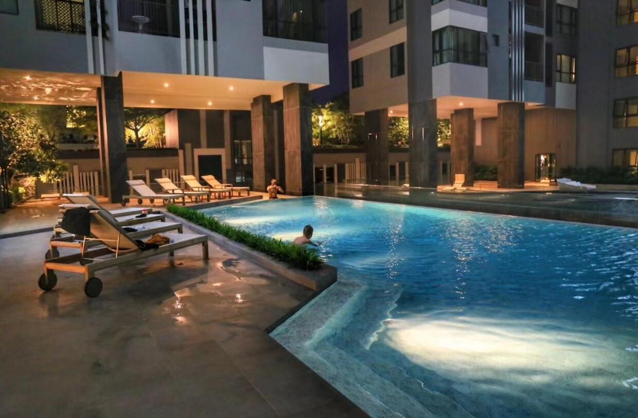 The Base Apartment Pattaya Exterior photo